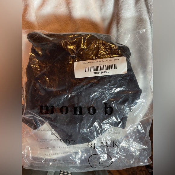 NWT Mono B Seamless LIGHTLY Padded Sports Bra BLACK LARGE - Picture 6 of 7